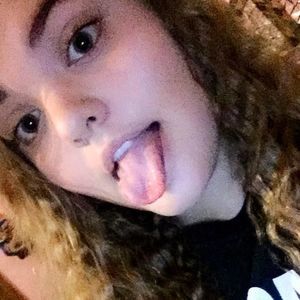 Meet your Posher, Stella